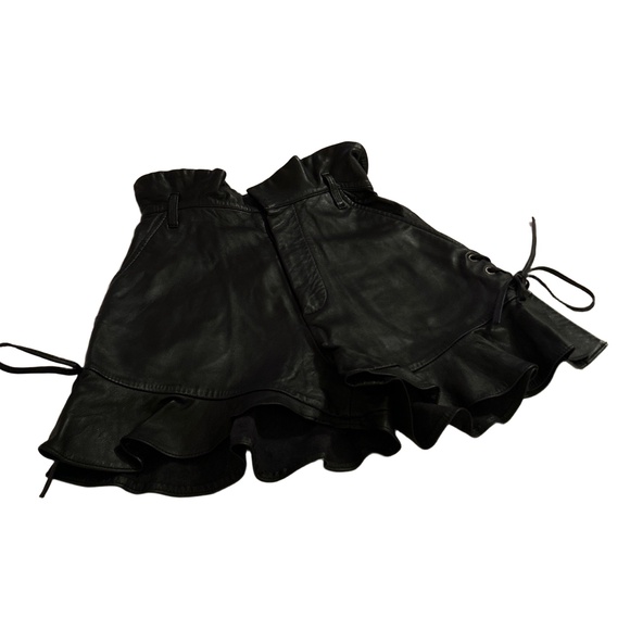 Marissa Webb Black Leather Ruffled Hem Shorts Size 0 - Picture 1 of 7